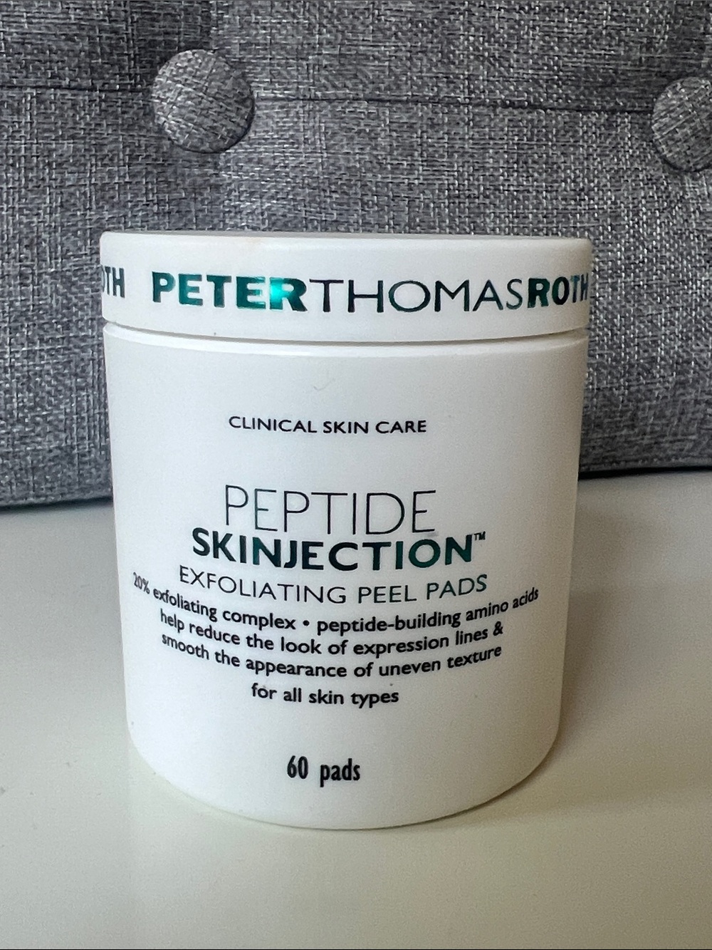 Peter Thomas Roth Peptide Skinjection Exfoliating Peel Pads - White